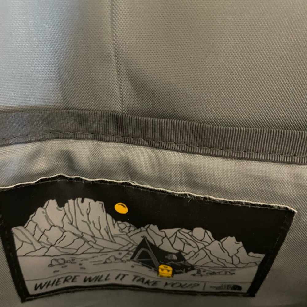 The north face backpack - Picture 4 of 8